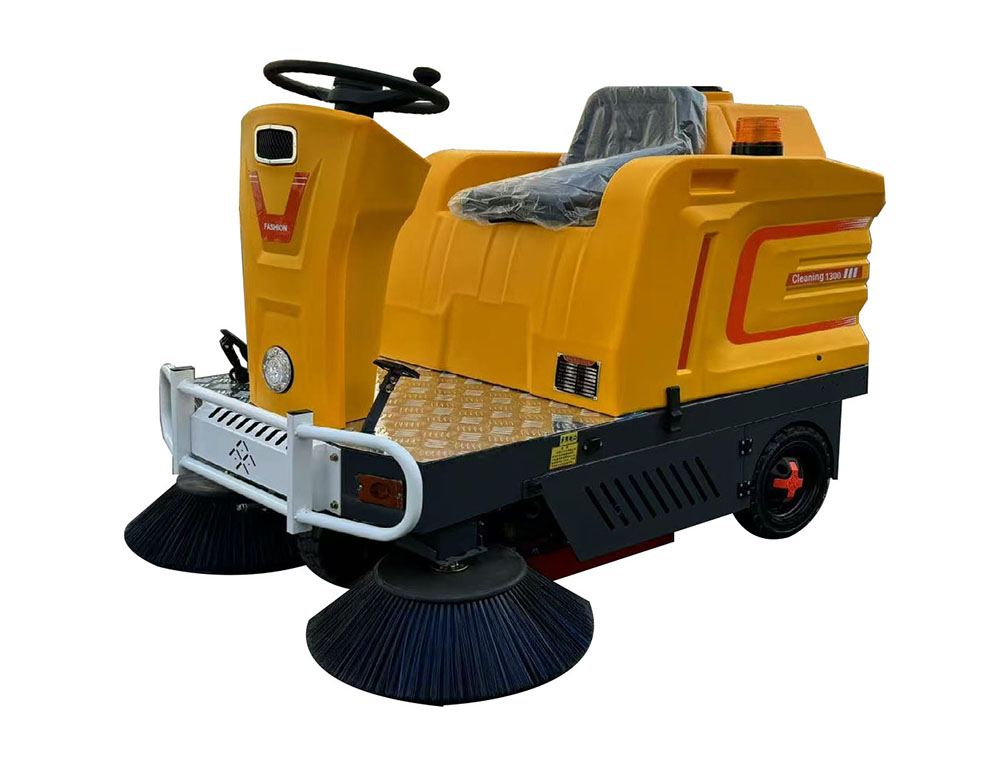 ZXSD-3三刷扫地车